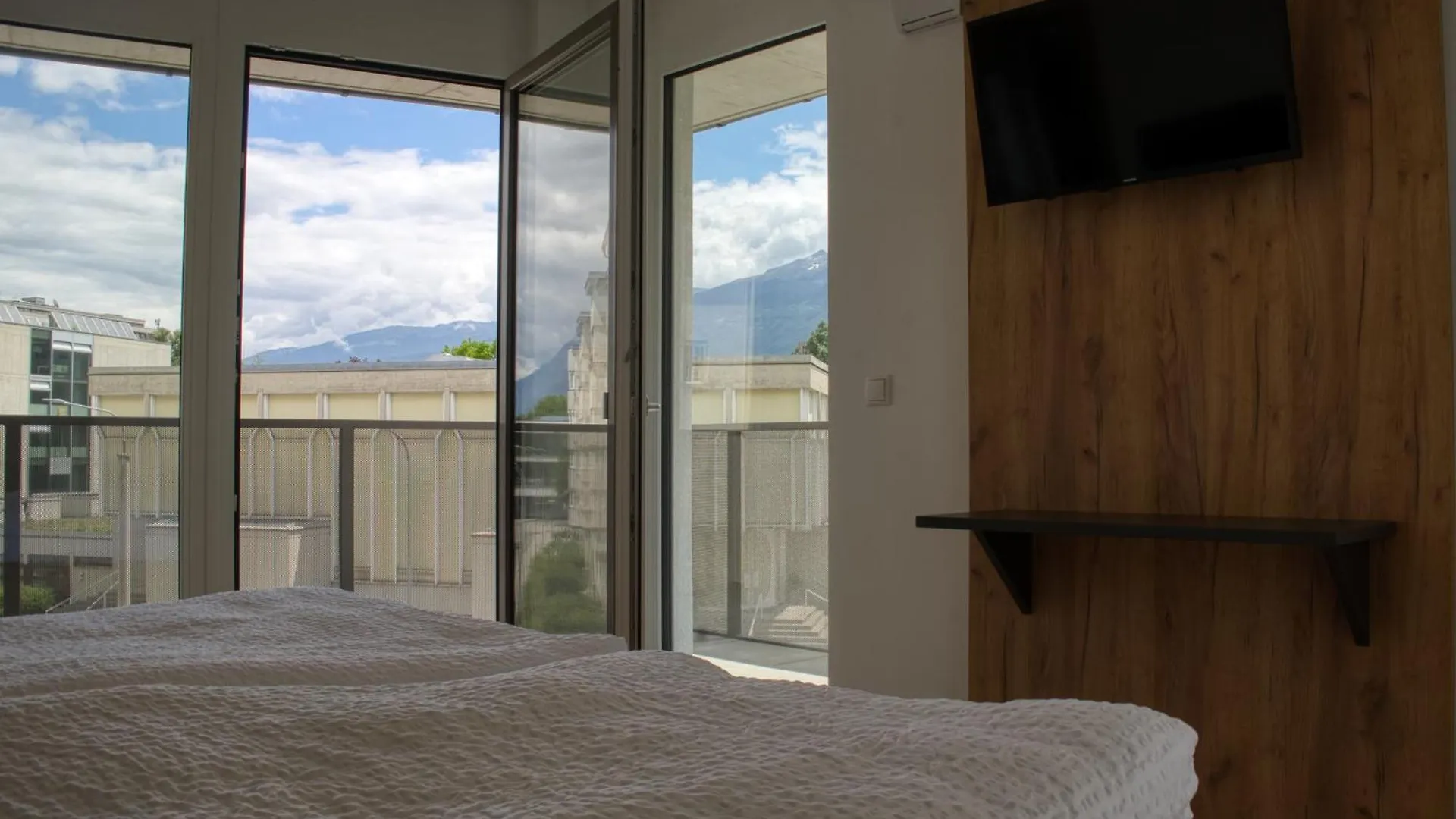 Aparthotel Myquartier City Chalets Innsbruck Austria
