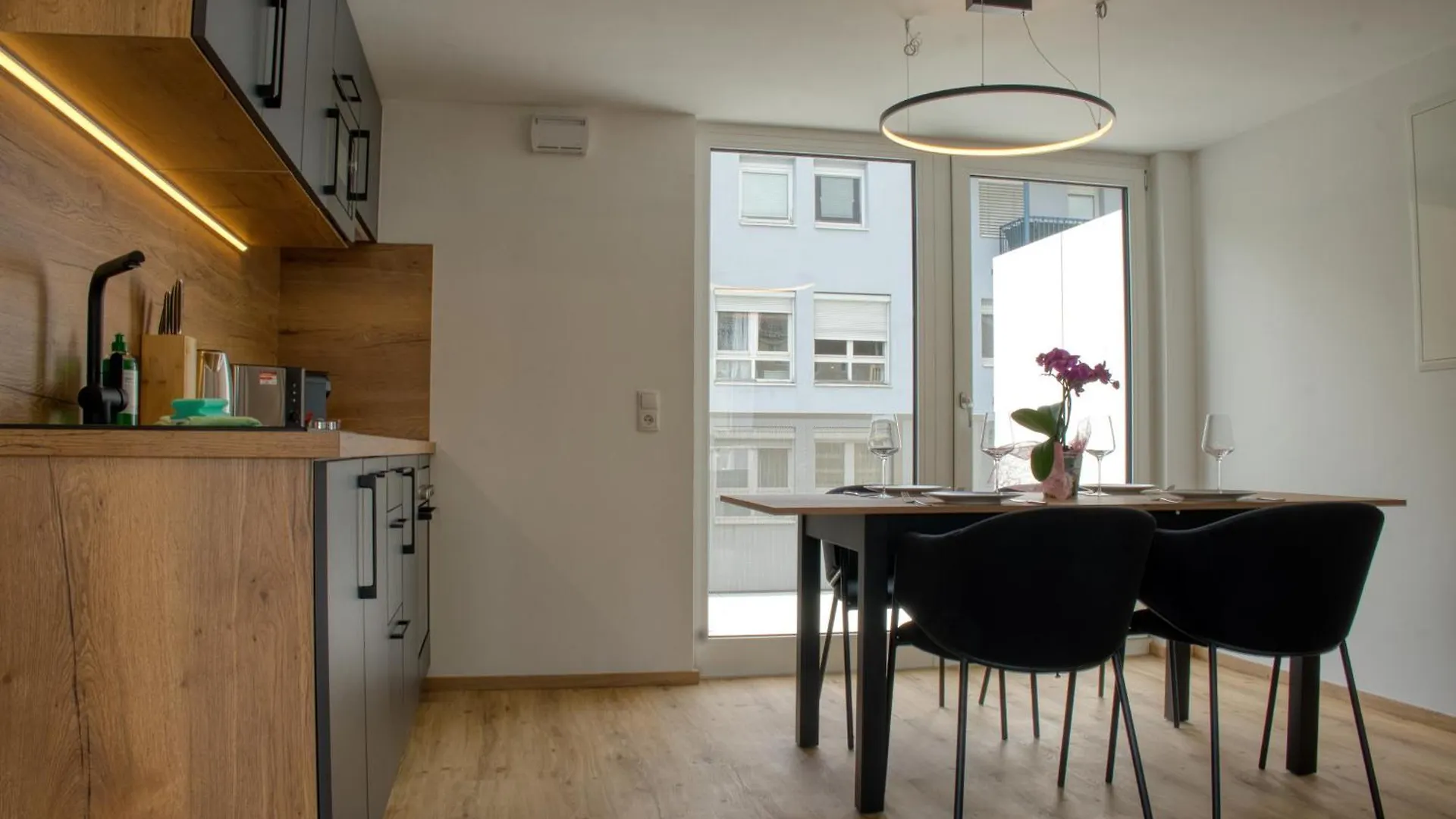 Myquartier City Chalets Innsbruck 0*,  Austria